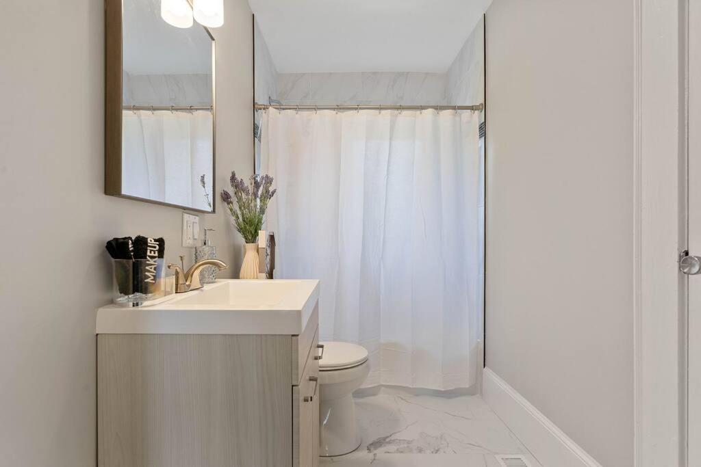 Cozy 4B Retreat Near Uptown King Beds Sleeps 12 Charlotte Exterior foto